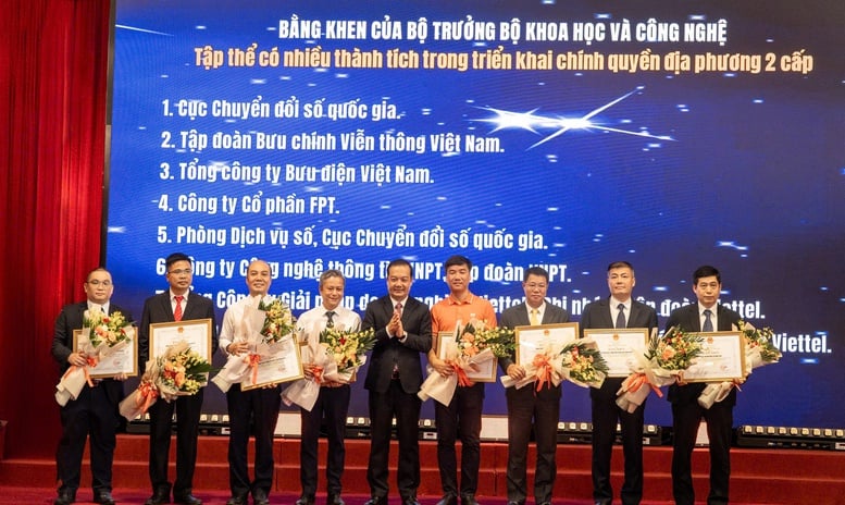 Bộ KH&CN tặng Bằng khen FPT về thành tích trong triển khai mô hình chính quyền 2 cấp- Ảnh 1.