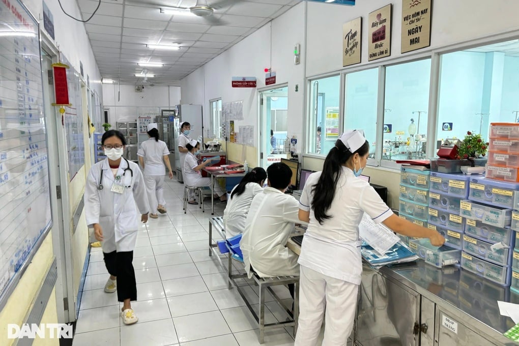 Bệnh viện tại TPHCM tăng tốc chuẩn bị kê đơn thuốc điện tử - 2