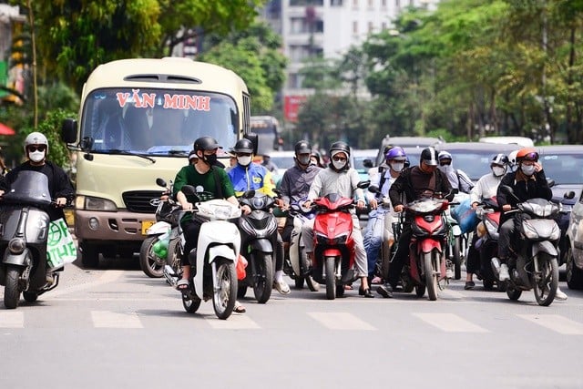 Hôm nay nắng nóng bắt đầu gia tăng ở miền Bắc.