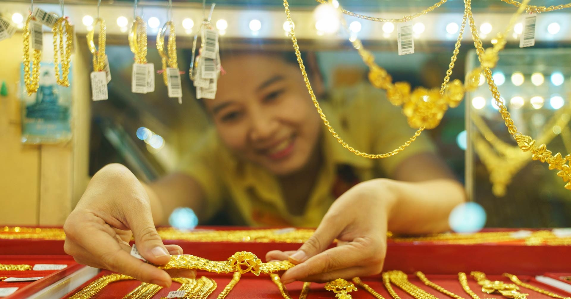 ទិញ-លក់មាសចាប់ពី២០លានត្រូវផ្ទេរប្រាក់៖ គណនាតាមថ្ងៃ ឬតាមប្រតិបត្តិការ?
