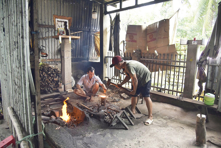 Giữ lửa nghề truyền thống lò rèn Gò Đất