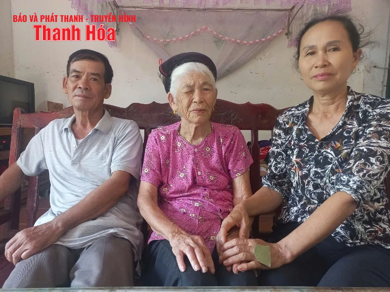 Ký ức của Mẹ (Bài 2): Mẹ chẳng có bức ảnh nào, chúng nó hy sinh cũng chưa tìm được hài cốt...