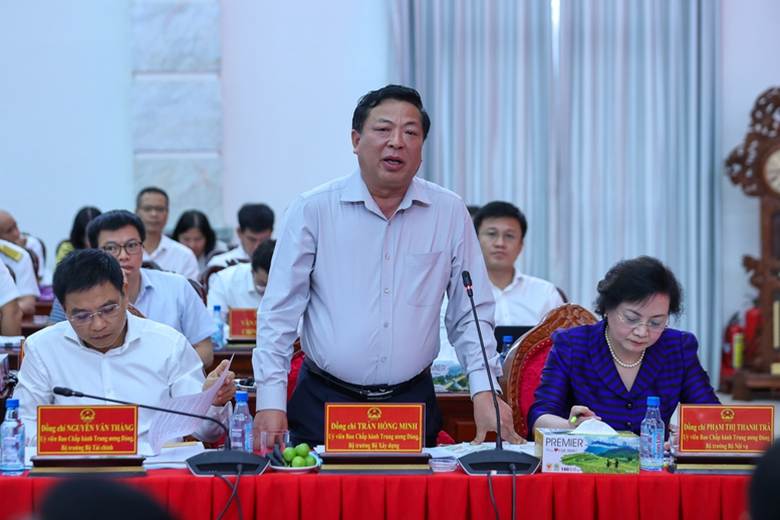 Bộ trưởng Bộ Xây dựng Trần Hồng Minh cho biết, khu vực phía Nam đang triển khai 21 dự án giao thông trọng điểm - Ảnh: VGP/Nhật Bắc