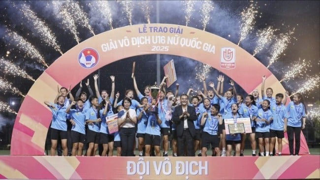 Hà Nội bảo vệ thành công ngôi vô địch Giải bóng đá nữ U16 Quốc gia 2025 - Ảnh 1.