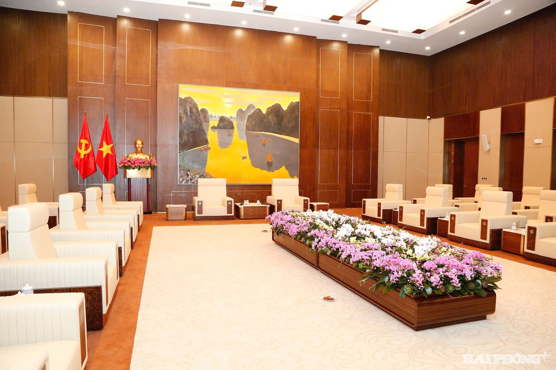 phong-hop.jpg