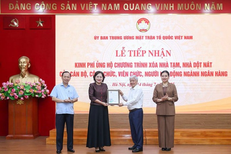 Ủy ban Trung ương MTTQ Việt Nam tiếp nhận kinh phí ủng hộ xóa nhà tạm, nhà dột nát- Ảnh 8.