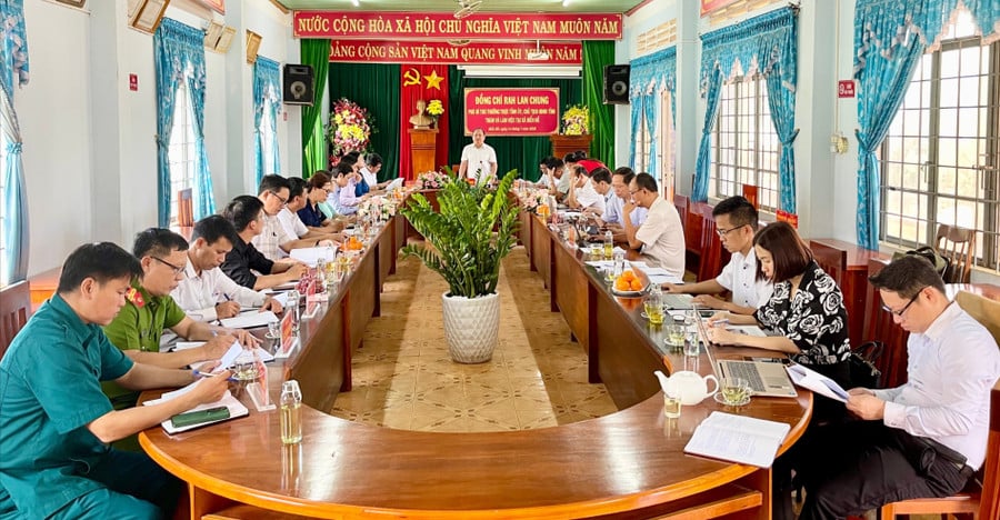 quang-canh-buoi-lam-viec-tai-xa-bien-ho-anh-vu-thao.jpg