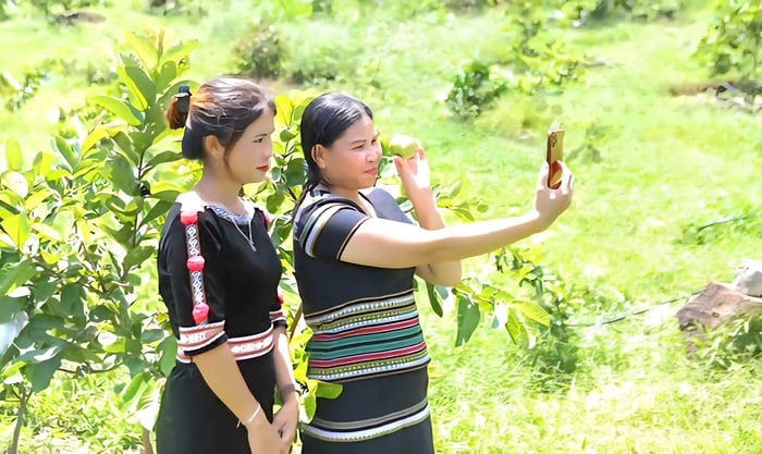 Tạo nên thay đổi từ chiếc điện thoại thông minh cho chị em khởi nghiệp- Ảnh 1.