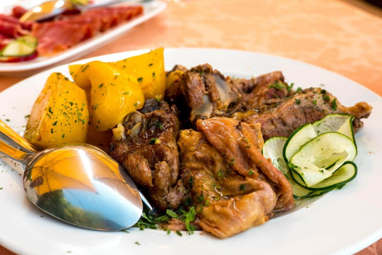 មុខម្ហូបកំពូលទាំង 5 នៅម៉ុងតេណេហ្គ្រោ - រសជាតិធម្មតានៃតំបន់បាល់កង់