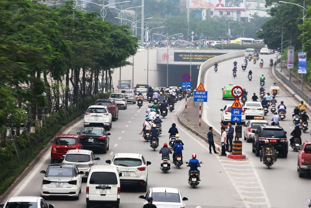 Hà Nội: Cấm xe xăng đi trong Vành đai 1, người dân đi bằng gì?