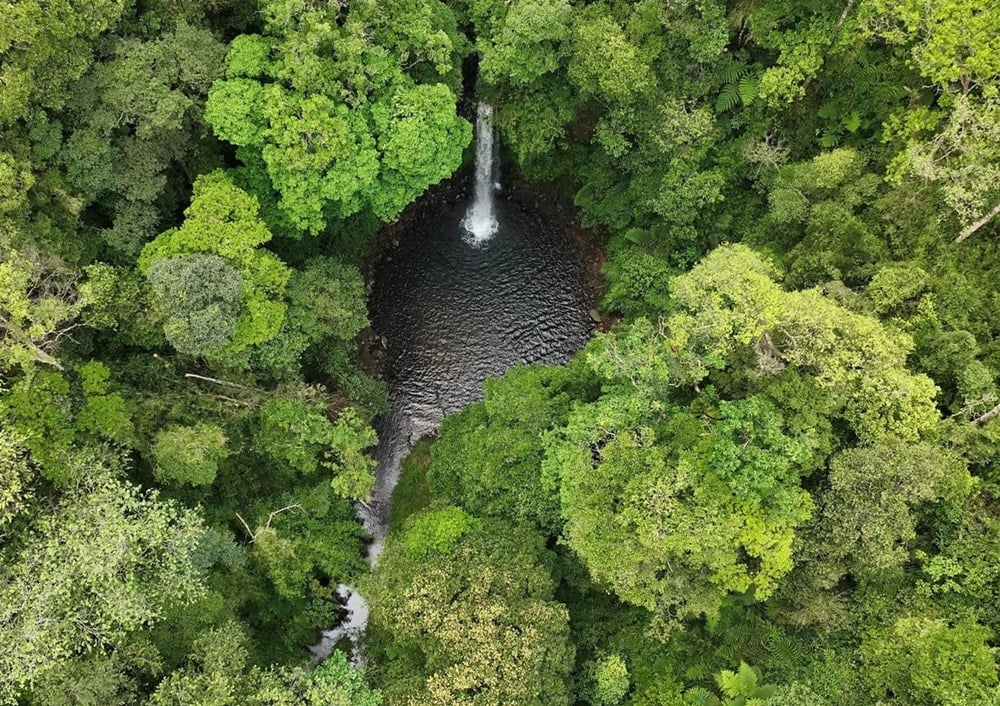 Quang Ngai: Two beautiful pristine waterfalls discovered in Kon Plong commune - photo 1