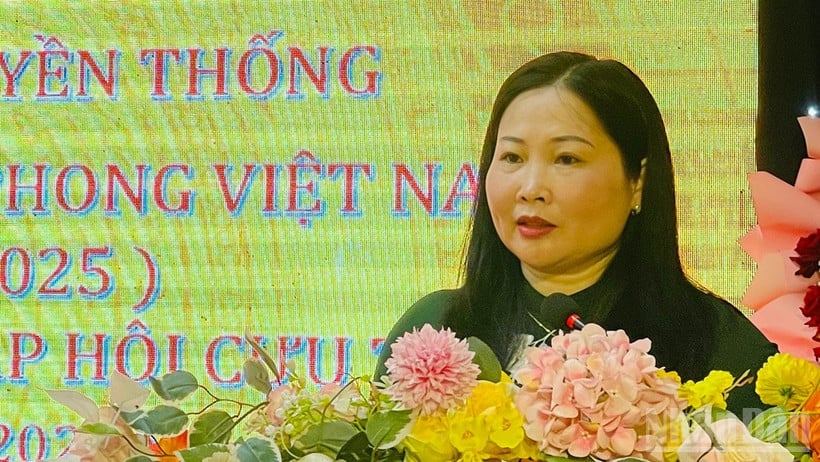 Phó Chủ tịch Ủy ban nhân dân tỉnh Lào Cai Vũ Thị Hiền Hạnh phát biểu tại lễ kỷ niệm. (Ảnh: THANH SƠN)