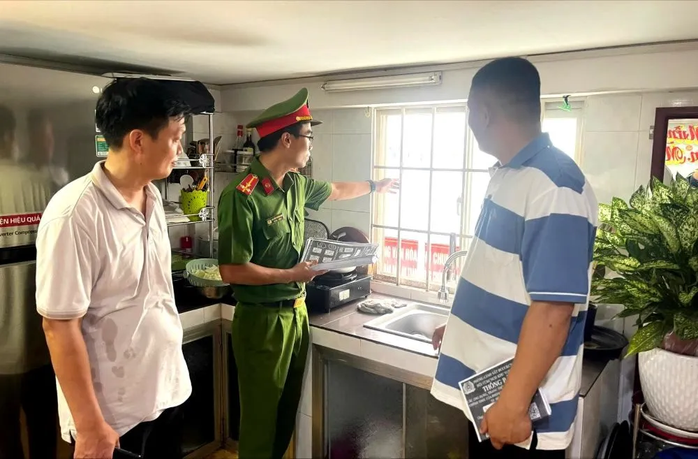 chuongcop.jpg