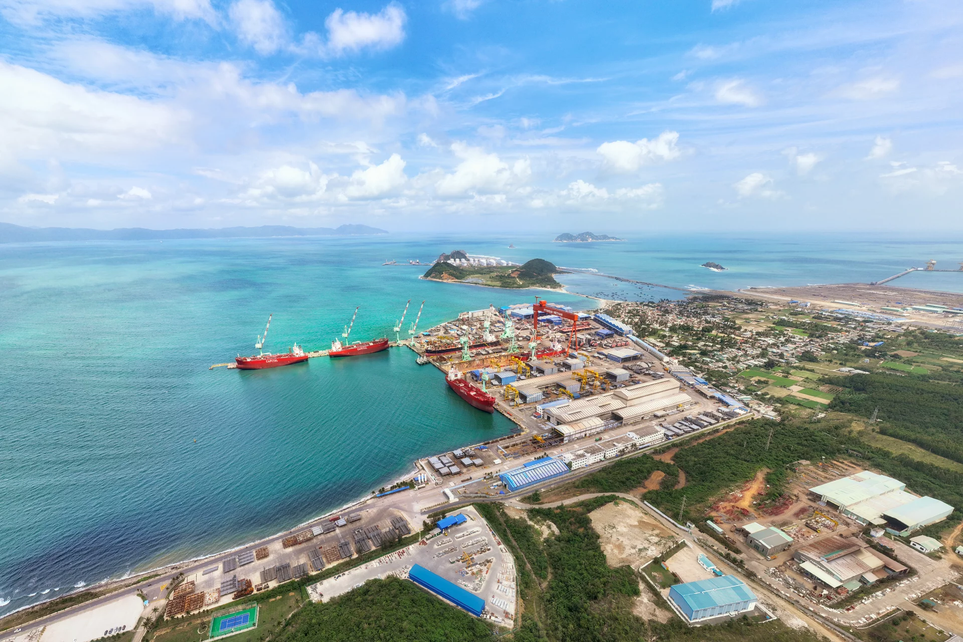 Một góc Khu kinh tế Vân Phong.