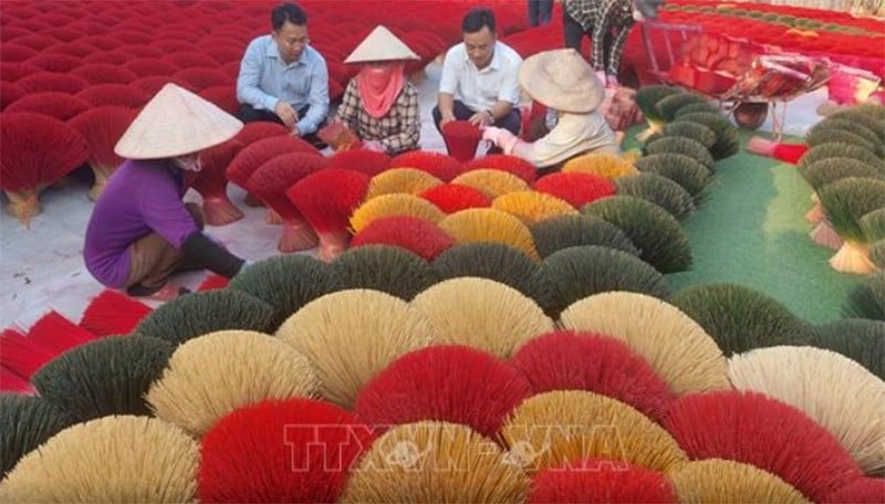 Làng nghề sản xuất tăm hương ở Hà Nội.