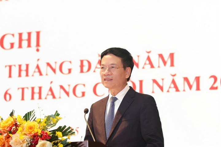 Bộ trưởng Bộ Khoa học và Công nghệ Nguyễn Mạnh Hùng phát biểu chỉ đạo tại hội nghị (Ảnh: Nguyễn Trung)