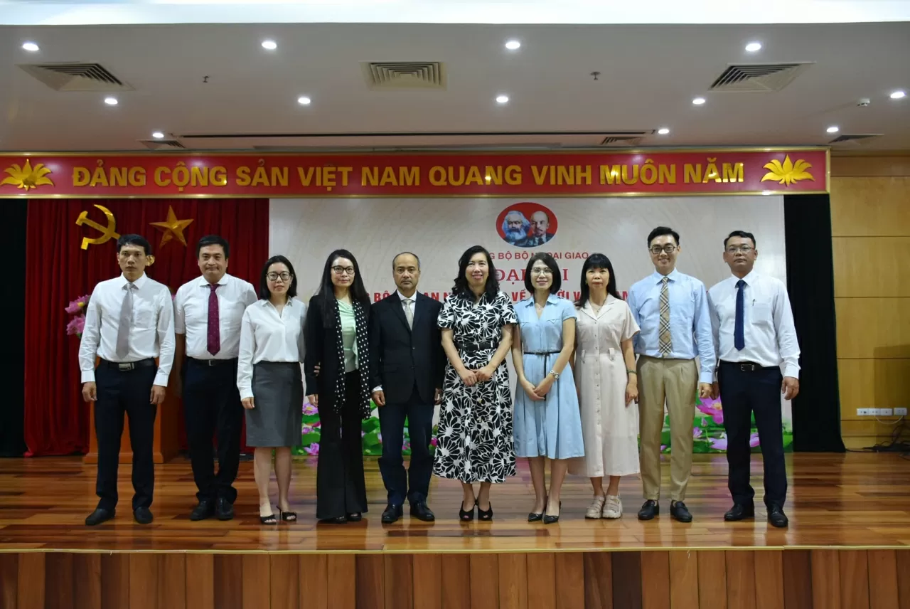 Kỳ vọng về vai trò của Bộ Ngoại giao trong kỷ nguyên mới và đóng góp của Đảng bộ Ủy ban Nhà nước về người Việt Nam ở nước ngoài vào thành công chung c
