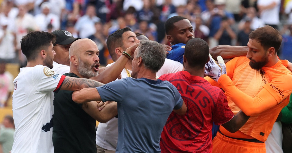 PSG thua đau chung kết, HLV Enrique tát vào mặt tiền đạo Chelsea: Chuyện gì đã xảy ra?