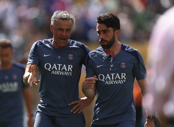 ‘Nạn nhân’ của cú tát lên tiếng, sếp lớn PSG vẫn bảo vệ tuyệt đối HLV Enrique- Ảnh 3.