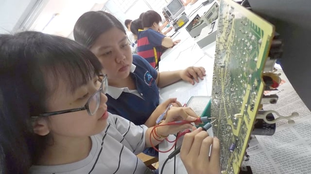 Học bổng sinh viên ngành khoa học cơ bản và chi phí sinh hoạt hấp dẫn - Ảnh 1.