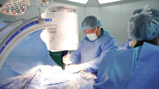Phục hồi ngoạn mục sau đa thương tổn cột sống nhờ phương pháp xâm lấn tối thiểu- Ảnh 4.