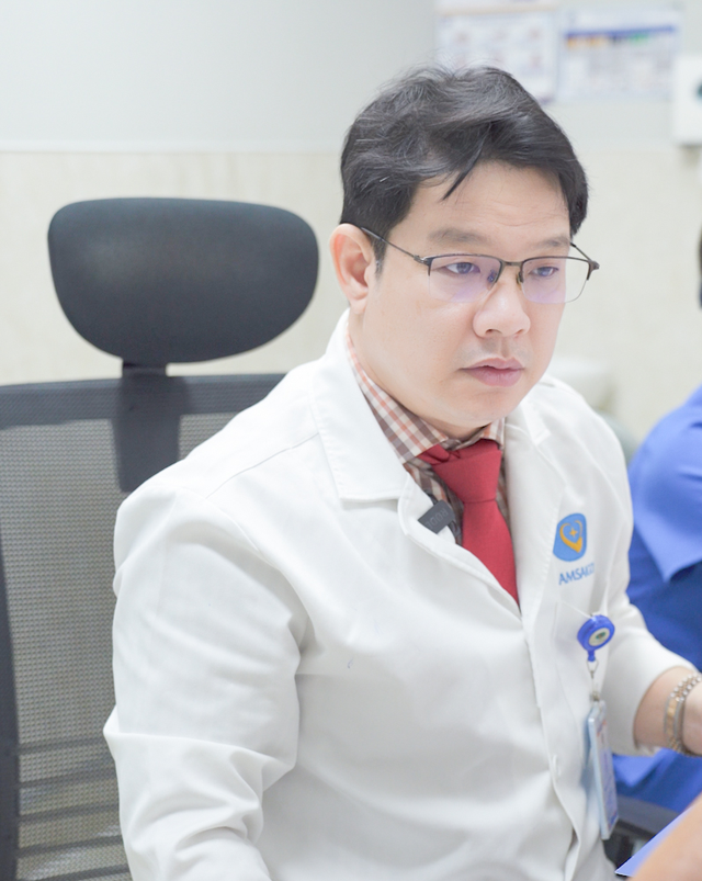 Tưởng chỉ đau cơ thông thường, ai ngờ bệnh cột sống nguy hiểm - Ảnh 2.