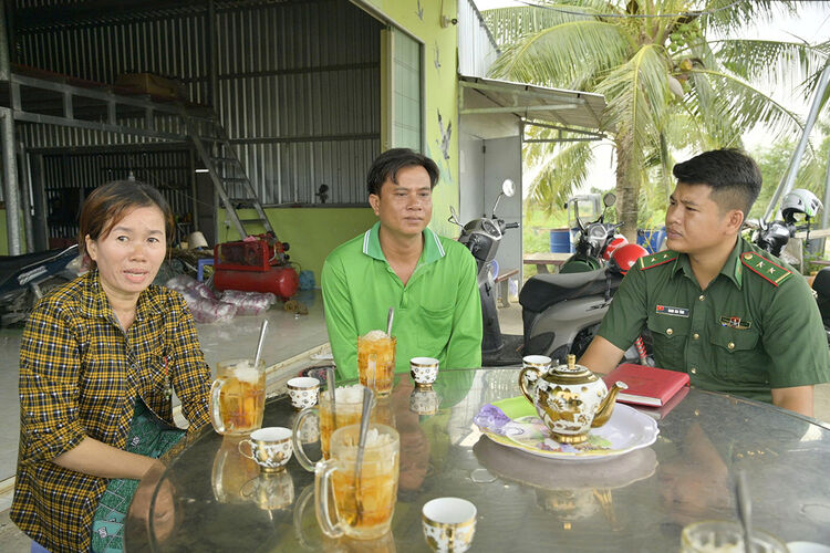 Young Party members for the people