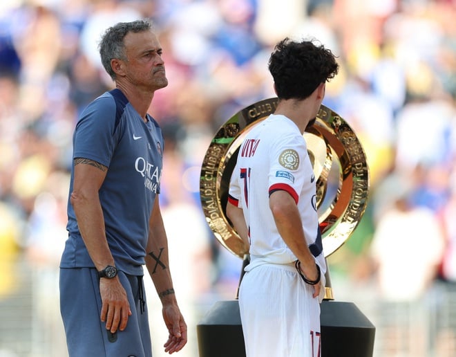 ‘Nạn nhân’ của cú tát lên tiếng, sếp lớn PSG vẫn bảo vệ tuyệt đối HLV Enrique- Ảnh 2.