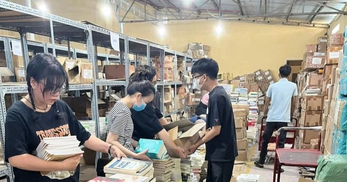 Support community bookcases, spread reading culture