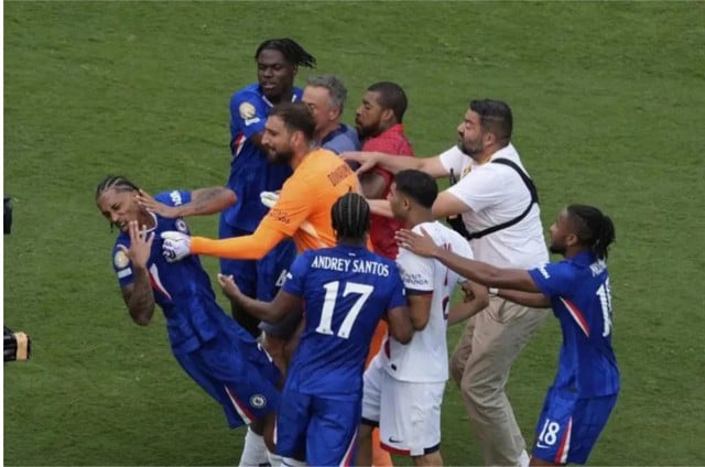 PSG thua đau chung kết, HLV Enrique tát vào mặt tiền đạo Chelsea: Chuyện gì đã xảy ra?- Ảnh 3.