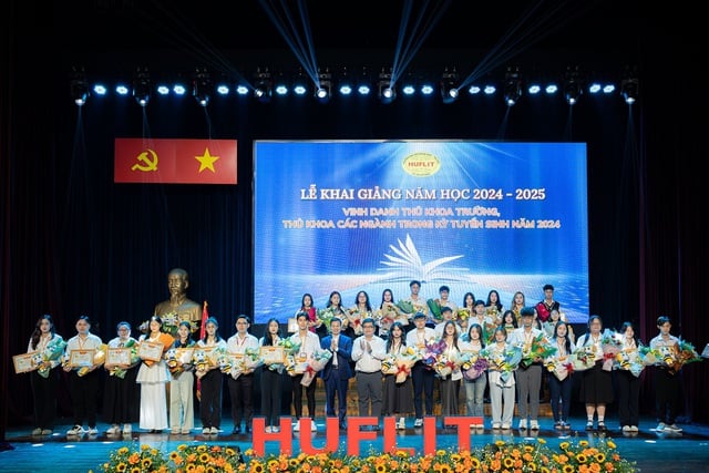 HUFLIT tiếp thêm động lực đến trường cho học sinh vùng sâu- Ảnh 3.