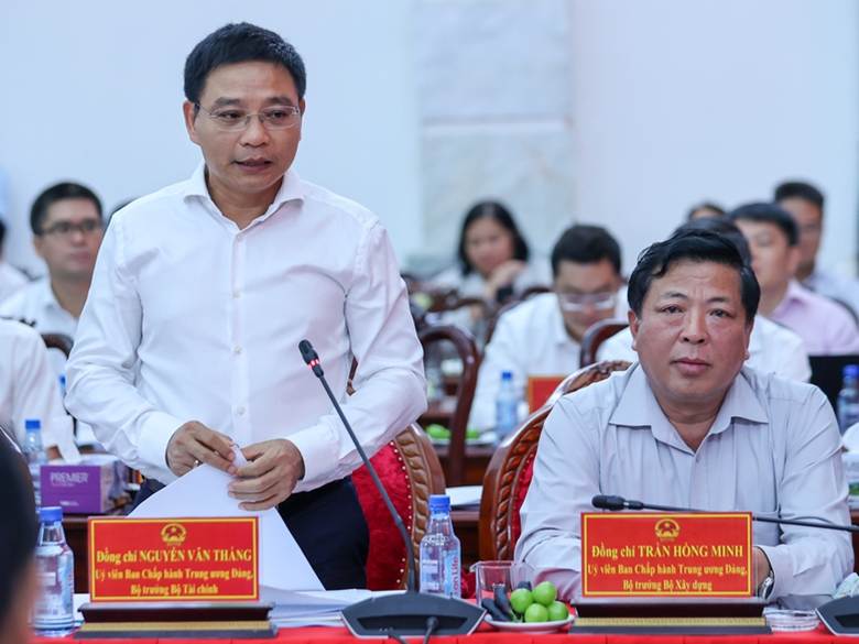 
Bộ trưởng Bộ Tài chính Nguyễn Văn Thắng phát biểu tại hội nghị - Ảnh: VGP/Nhật Bắc