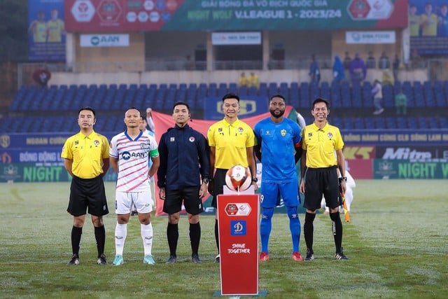 V-League tăng suất xuống hạng và... xe VAR: Không còn chuyện các đội 'tình thương mến thương'?- Ảnh 3.