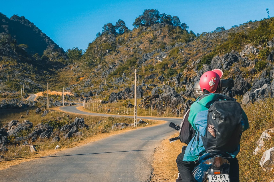 Khám phá cao nguyên đá Tủa Chùa: Vẻ đẹp kỳ vĩ của "mê cung đá" Điện Biên