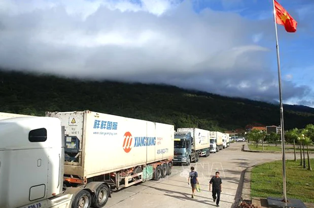 Kiến nghị hỗ trợ sửa chữa đường bên kia biên giới nước bạn Lào