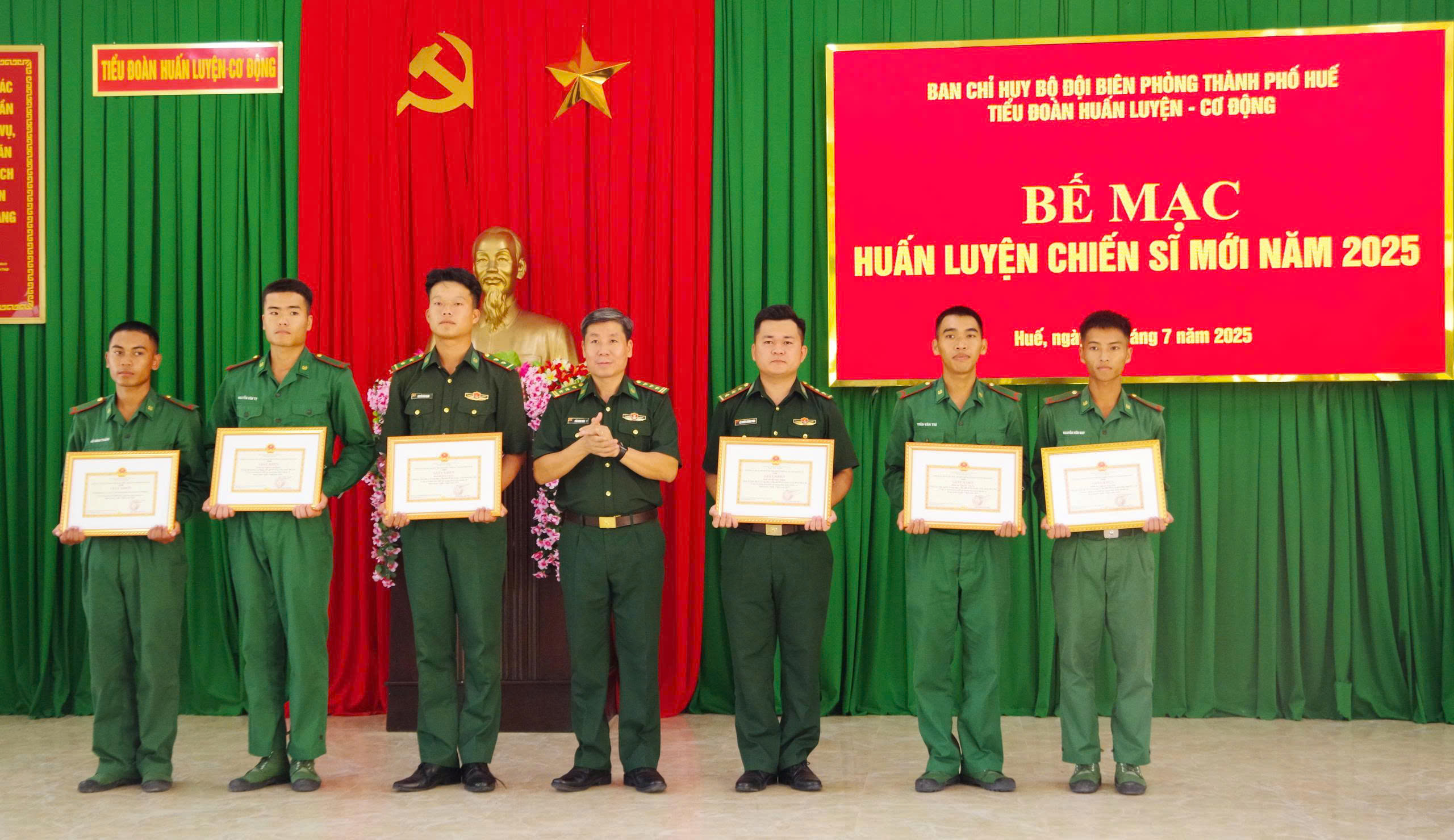 ទាហានថ្មី 120 នាក់ត្រូវបានចាត់តាំងទៅខ្សែព្រំដែនពីរ