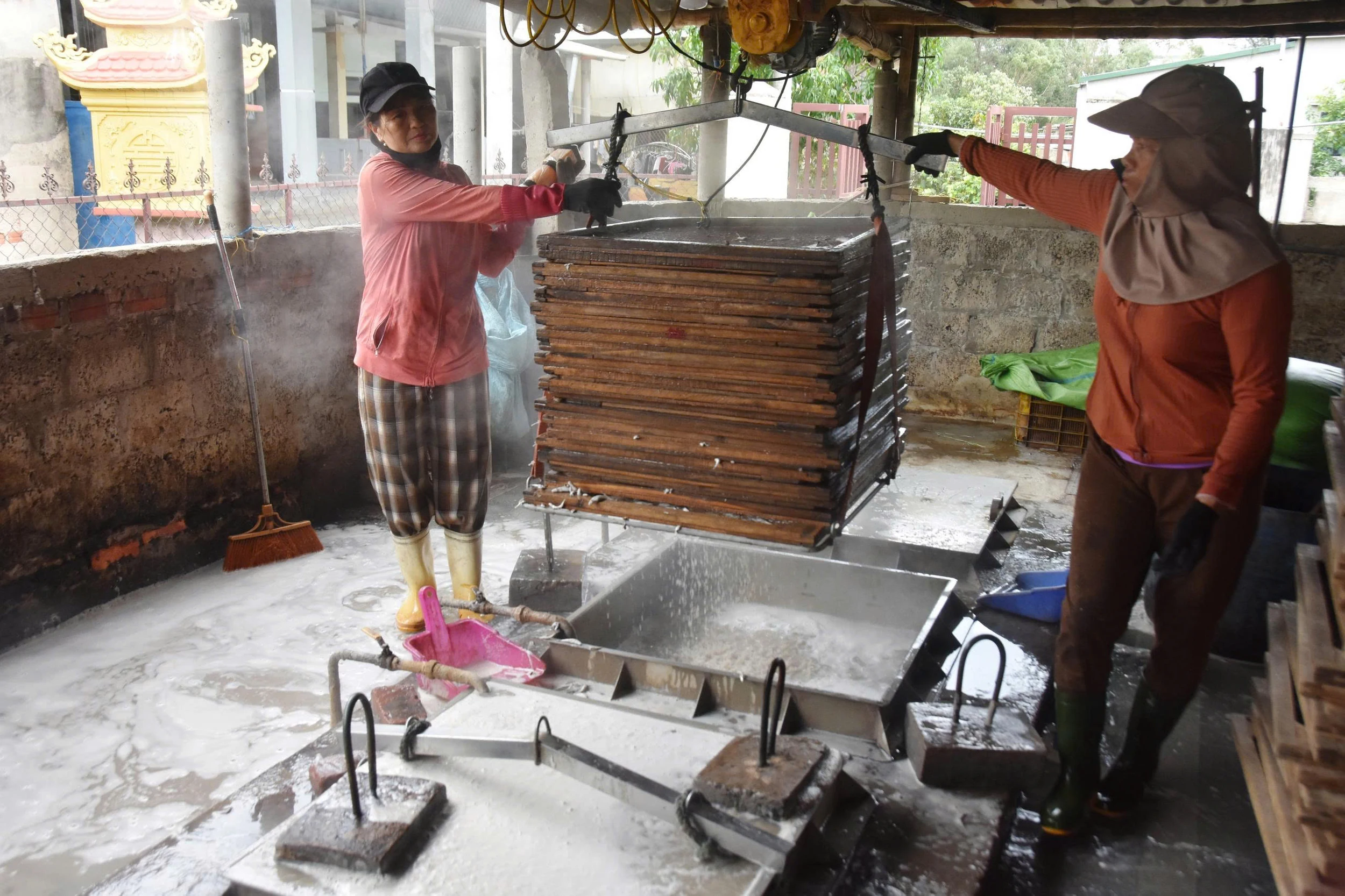 Concerns about fish steaming profession in Cua Viet commune