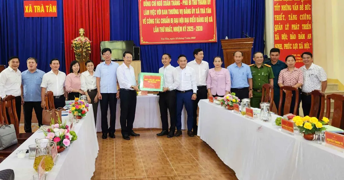 ទីក្រុង Da Nang សិក្សា​យន្តការ​គាំទ្រ​មន្ត្រី​ទៅ​ធ្វើការ​នៅ​តំបន់​ដាច់ស្រយាល​