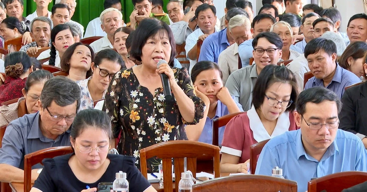National Assembly Delegate Nguyen Lan Hieu meets voters of Tuy Phuoc commune