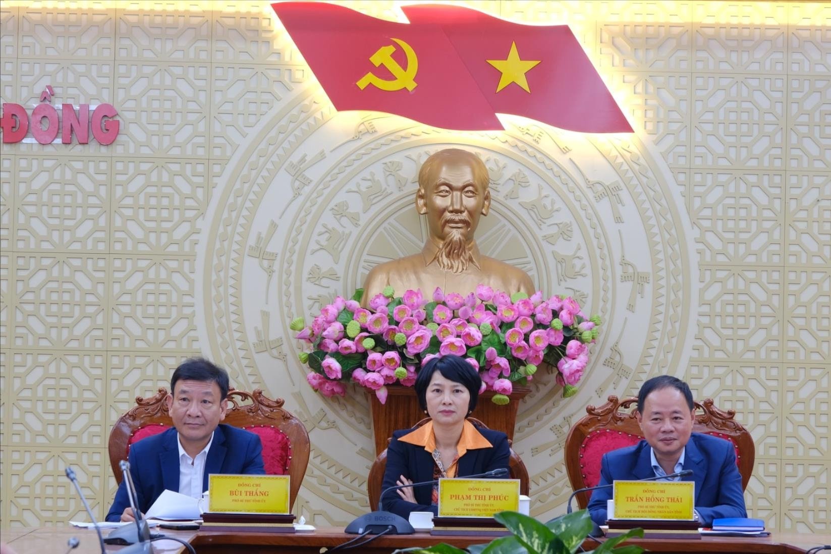 cac-dong-chi-chu-tri-tri-tai-cac-to-de-thao-luan-gop-y-du-thao(1).jpg