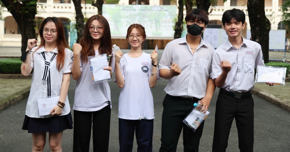 141 điểm 10 tiếng Anh thuộc về học sinh tỉnh thành nào?