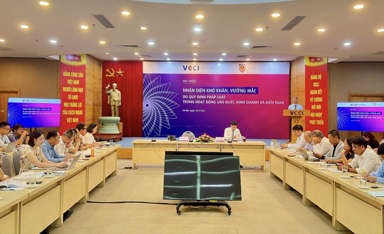 Quang cảnh diễn đàn. (Ảnh: tienphong.vn)