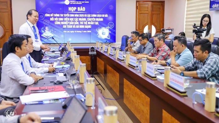Trường ĐH Quy Nhơn công bố chính sách ưu đãi cho sinh viên ngành công nghệ cao- Ảnh 1.