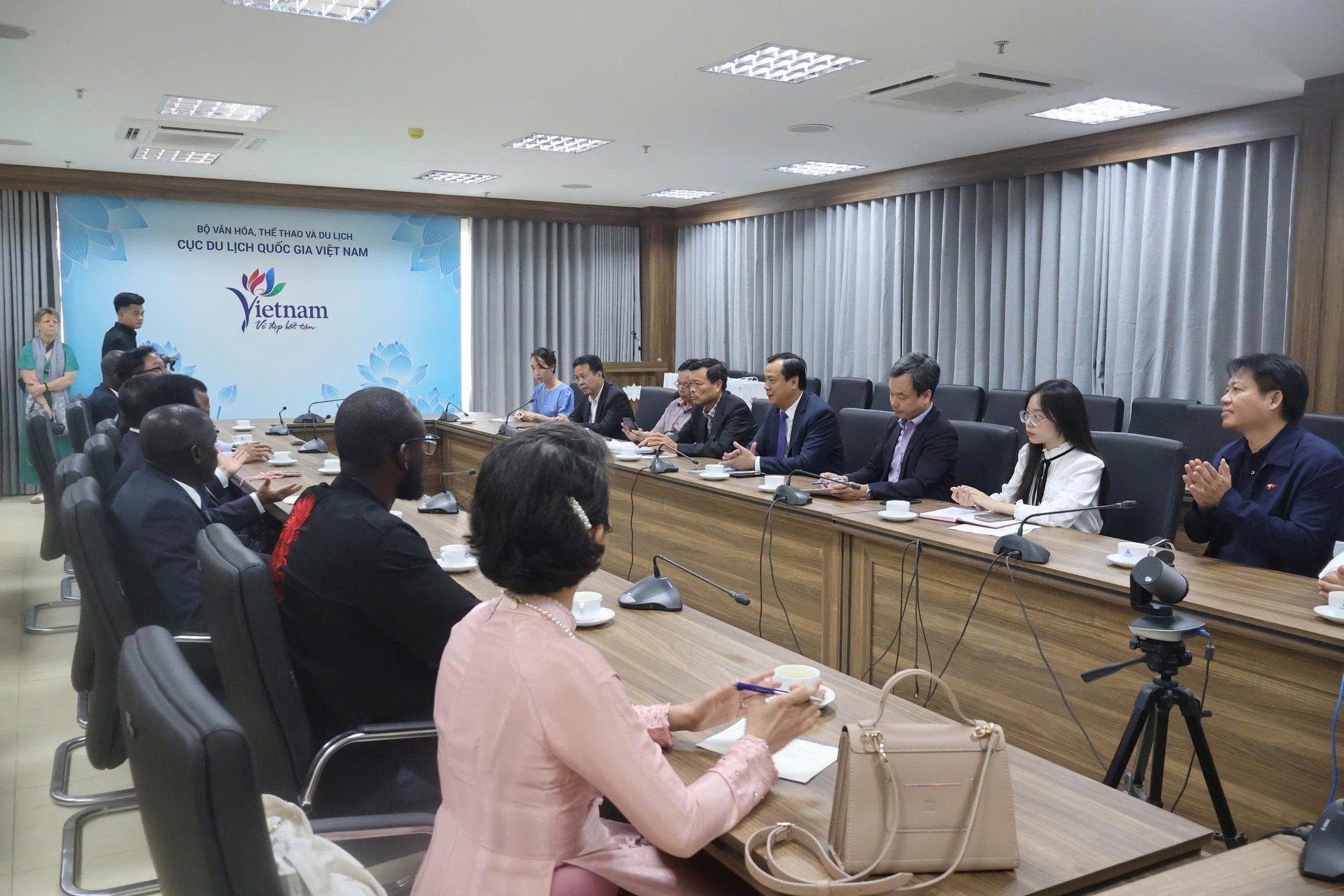 Thúc đẩy quảng bá du lịch, giao lưu văn hóa qua võ thuật - Ảnh 2.