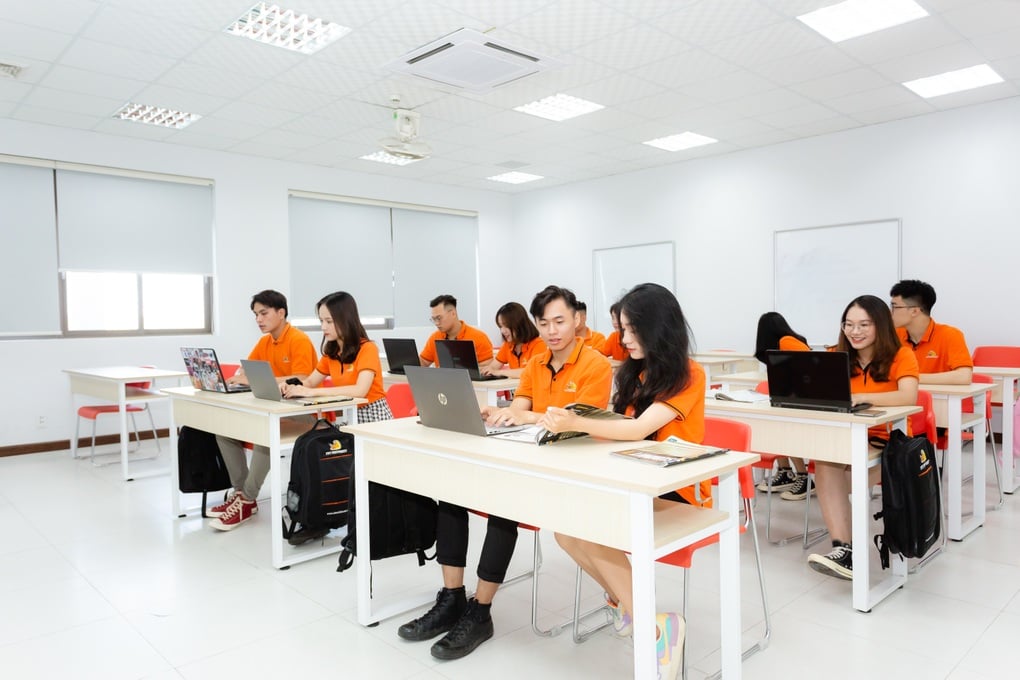 Trường Đại học FPT trao học bổng hơn 100 tỷ đồng cho thí sinh nguyện vọng 1 và 2 - 2