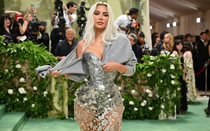 Kim Kardashian - Ảnh 11.