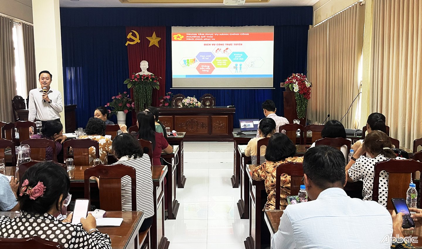 Quang cảnh buổi tập huấn