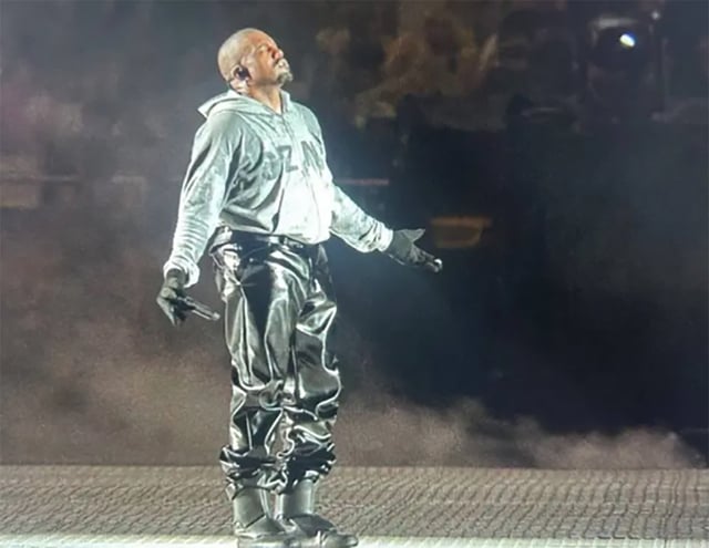 Khán giả yêu cầu hoàn tiền sau buổi biểu diễn của Kanye West do… hát nhép - Ảnh 1.