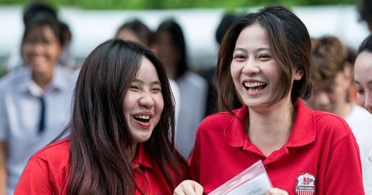 Phổ điểm môn văn thi tốt nghiệp THPT 2025: Môn duy nhất 'vắng' điểm 10