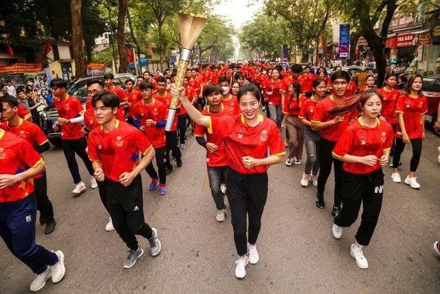 Sự nghiệp lộng lẫy của Nguyễn Thị Huyền- Ảnh 6.